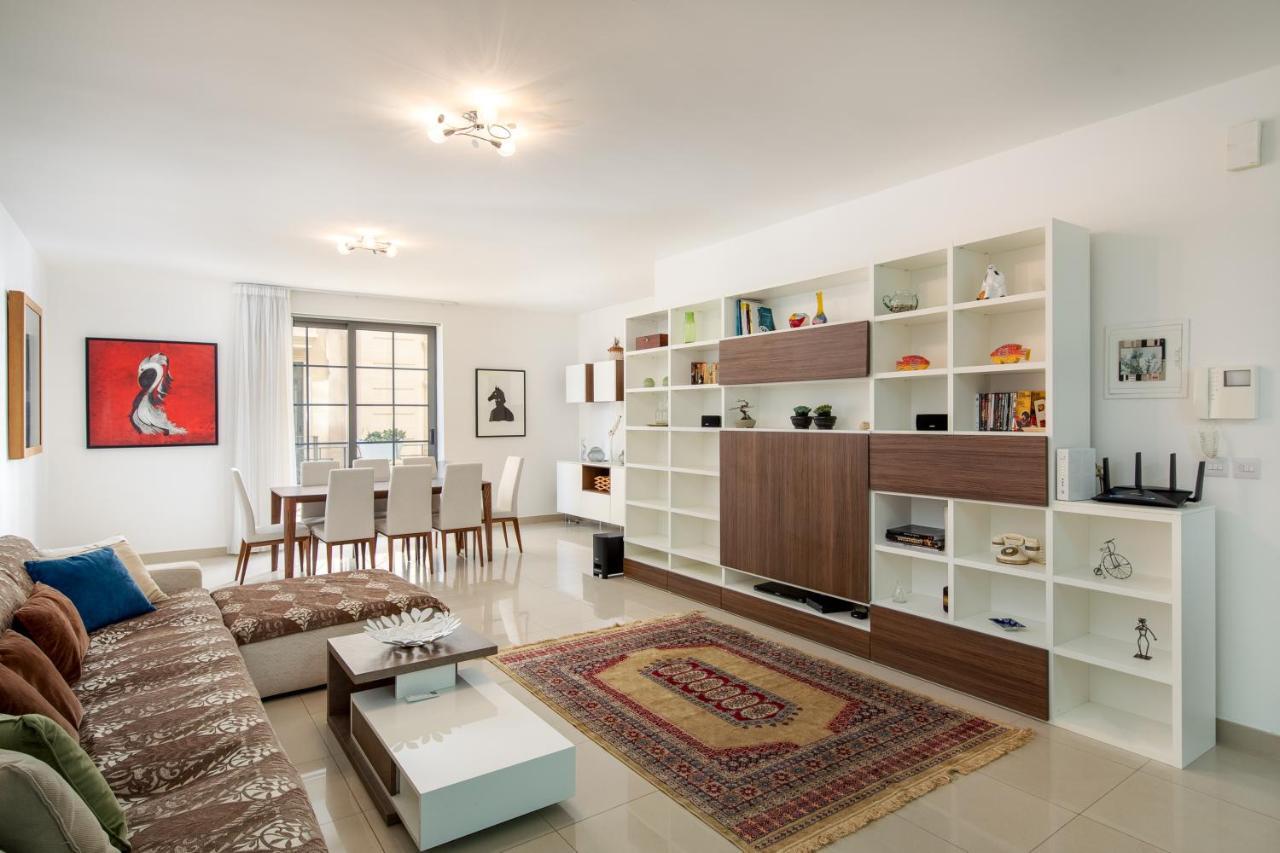 Belmonte Heights - Luxury 3 Bedroom
